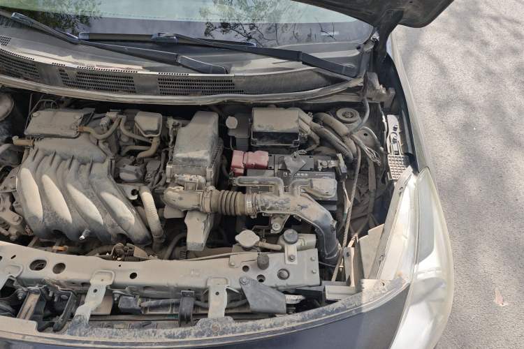 Used Nissan Sunny 2014 1.5XE Manual Comfort Edition Engine Bay Left