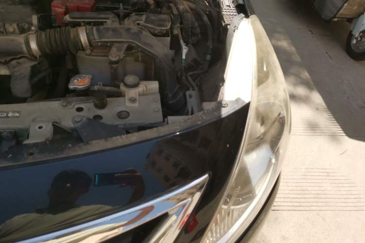 Used Nissan Sunny 2014 1.5XE Manual Elite Edition Engine Bay Left