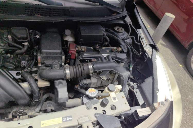 Used Nissan Sunny 2014 1.5XE CVT Elite Edition Engine Bay Left