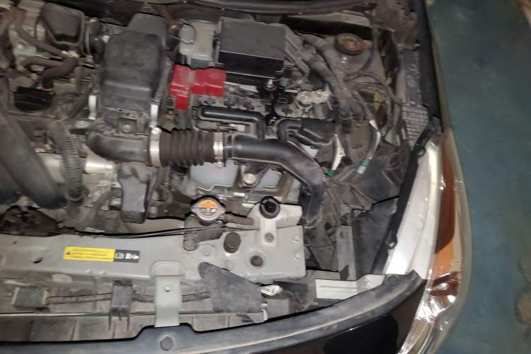 Used Nissan Sunny 2014 1.5XE Manual Comfort Edition Engine Bay Left