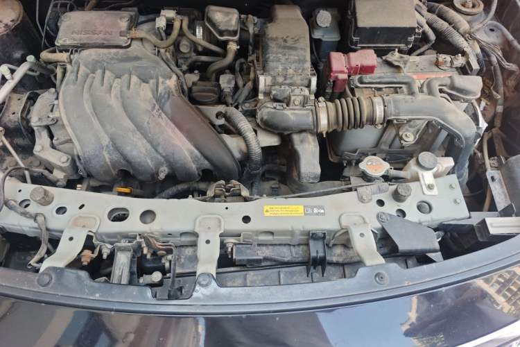 Used Nissan Sunny 2014 1.5XE Manual Comfort Edition Engine Bay