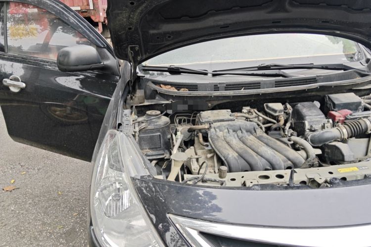 Used Nissan Sunny 2014 1.5XE Manual Elite Edition Engine Bay Right