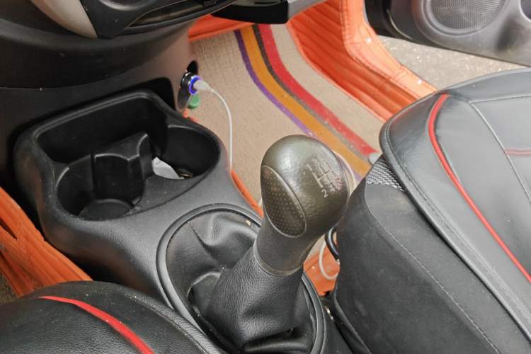 Used Nissan Sunny 2014 1.5XE Manual Elite Edition Gear Lever