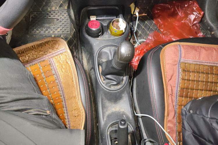 Used Nissan Sunny 2014 1.5XE Manual Comfort Edition Gear Lever