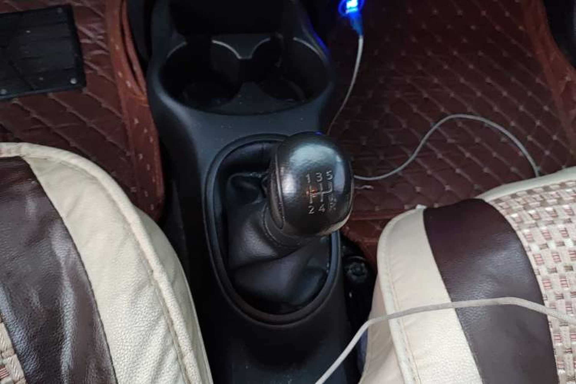 Used Nissan Sunny 2014 1.5XE Manual Elite Edition Gear Lever