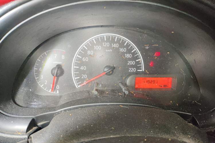Used Nissan Sunny 2014 1.5XE Manual Comfort Edition Instrument Cluster