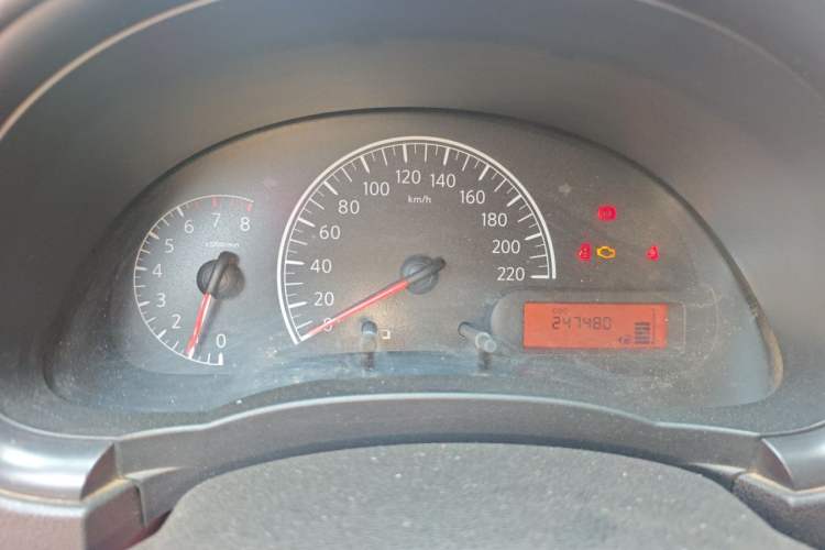 Used Nissan Sunny 2014 1.5XE Manual Comfort Edition Instrument Cluster