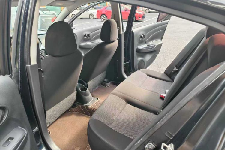 Used Nissan Sunny 2014 1.5XE CVT Comfort Edition Interior 3