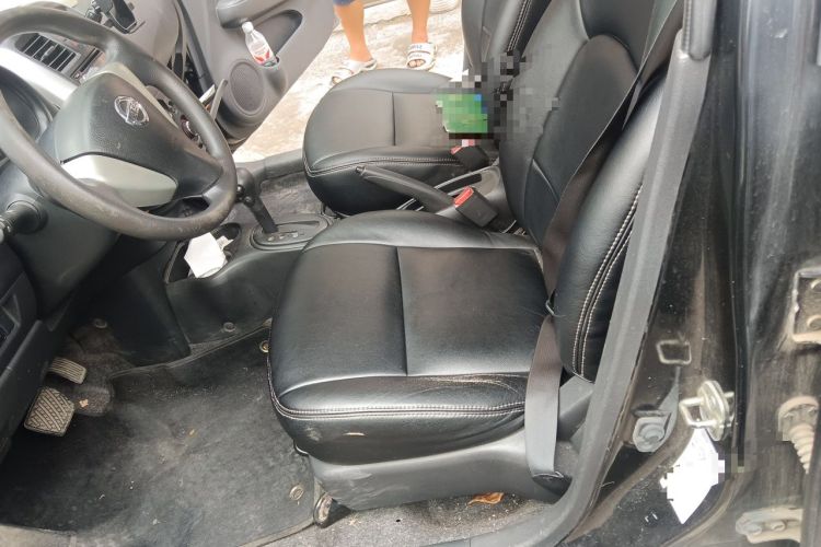 Used Nissan Sunny 2014 1.5XE CVT Elite Edition Left Front Seat