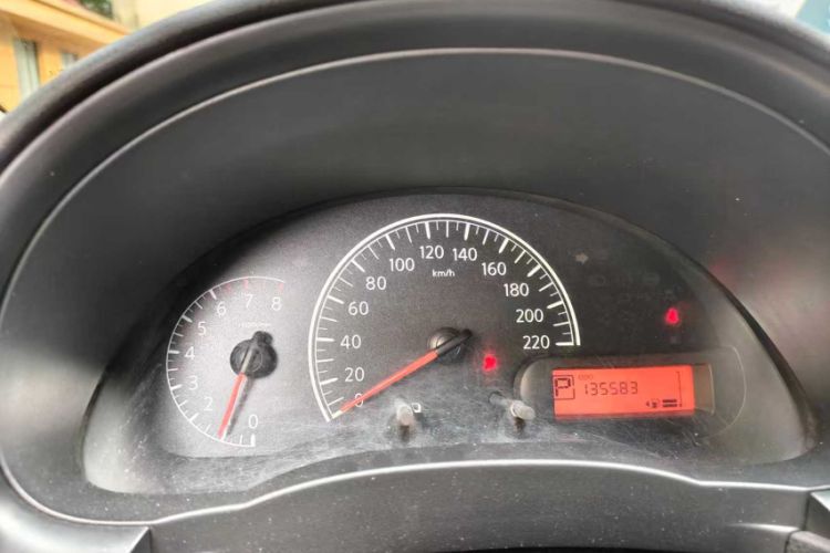 Used Nissan Sunny 2014 1.5XE CVT Comfort Edition Odometer Close Up