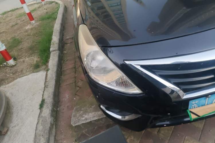 Used Nissan Sunny 2014 1.5XL Manual Deluxe Edition Right Front Headlight