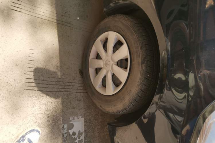 Used Nissan Sunny 2014 1.5XE Manual Elite Edition Right Front Wheel Hub