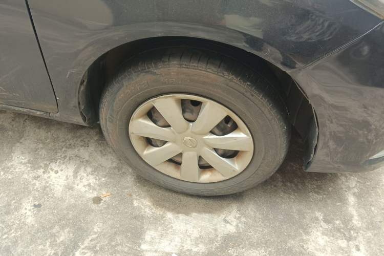 Used Nissan Sunny 2014 1.5XE CVT Elite Edition Right Front Wheel Hub