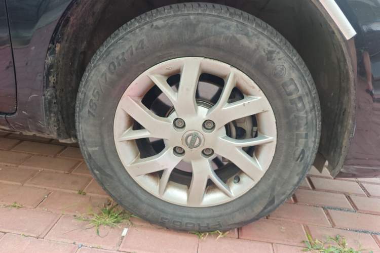 Used Nissan Sunny 2014 1.5XE Manual Comfort Edition Right Front Wheel Hub