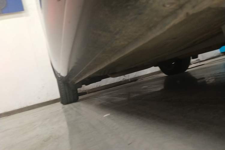 Used Nissan Sunny 2014 1.5XL CVT Luxury Edition Right Side Sill