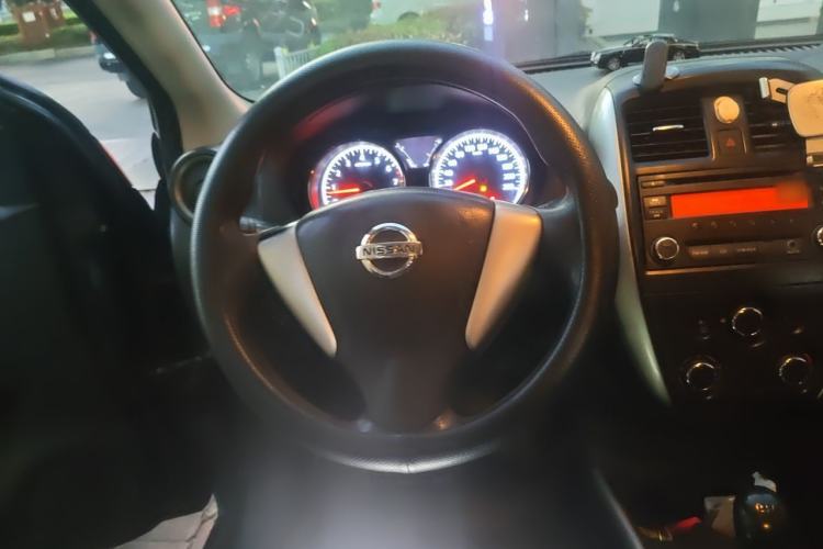 Used Nissan Sunny 2014 1.5XL Manual Deluxe Edition Steering Wheel