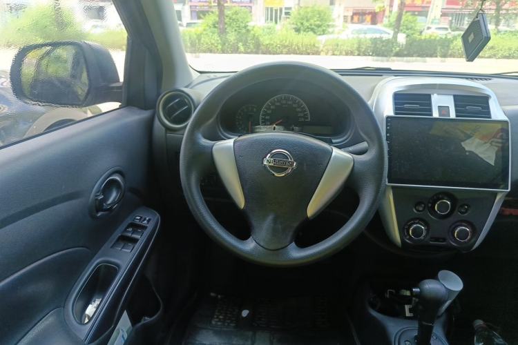 Used Nissan Sunny 2014 1.5XE CVT Elite Edition Steering Wheel