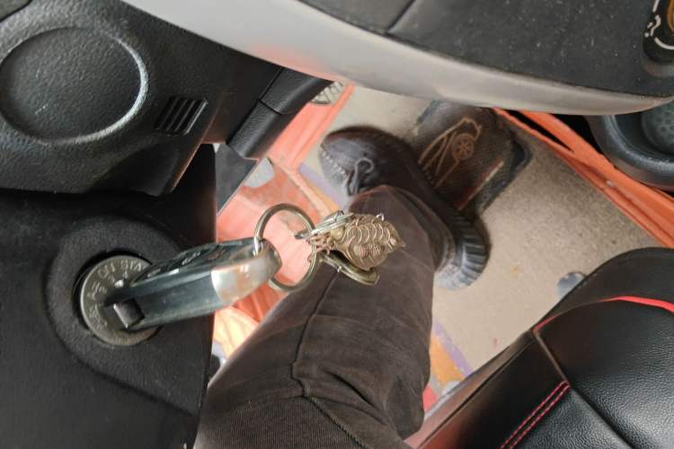 Used Nissan Sunny 2014 1.5XE Manual Elite Edition Vehicle Key