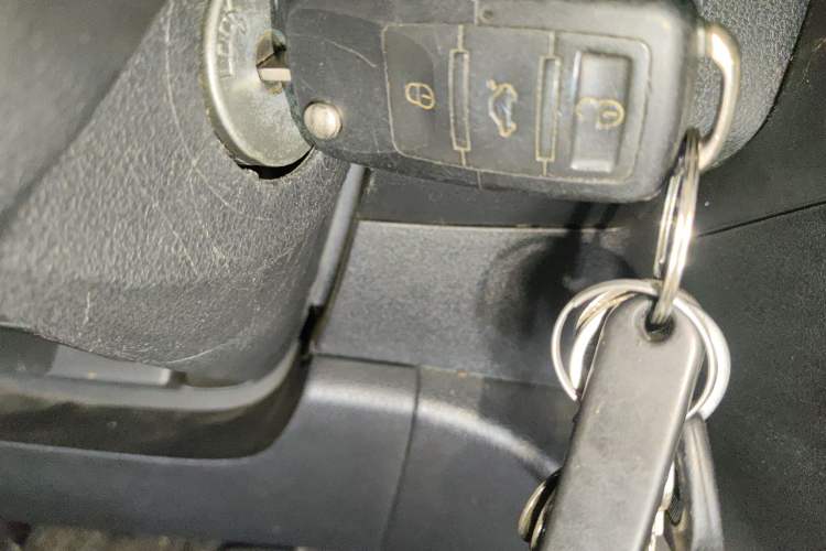 Used Nissan Sunny 2014 1.5XE Manual Comfort Edition Vehicle Key