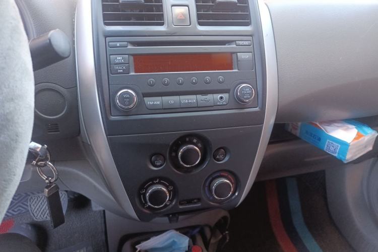 Used Nissan Sunny 2014 1.5XE CVT Comfort Edition Audio And AC Panel