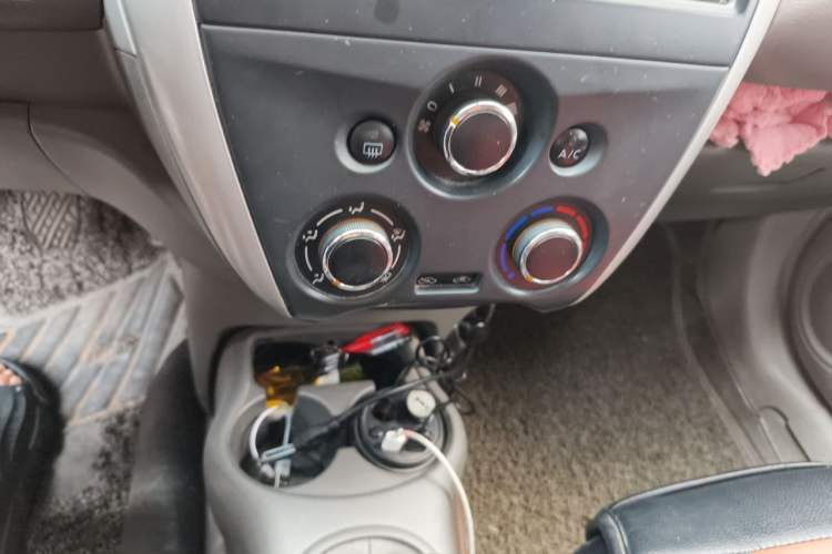 Used Nissan Sunny 2014 1.5XE Manual Comfort Edition Audio And AC Panel