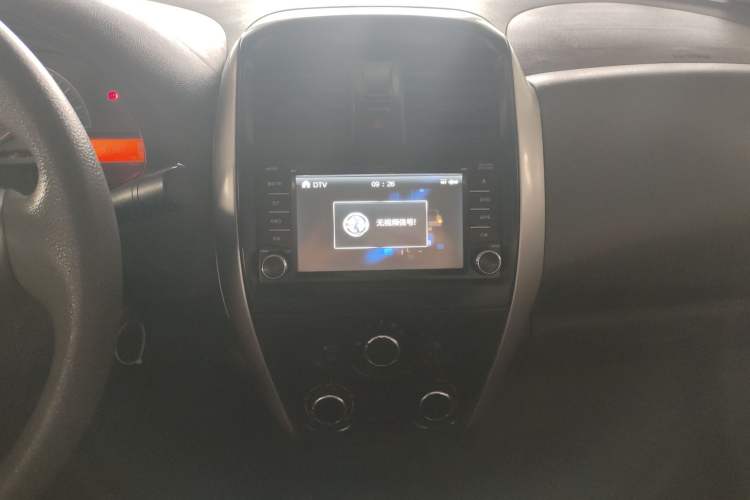 Used Nissan Sunny 2014 1.5XE CVT Comfort Edition Audio And AC Panel