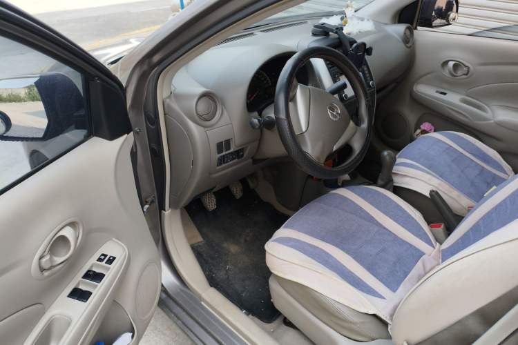 Used Nissan Sunny 2014 1.5XE Manual Elite Edition Driver Seat