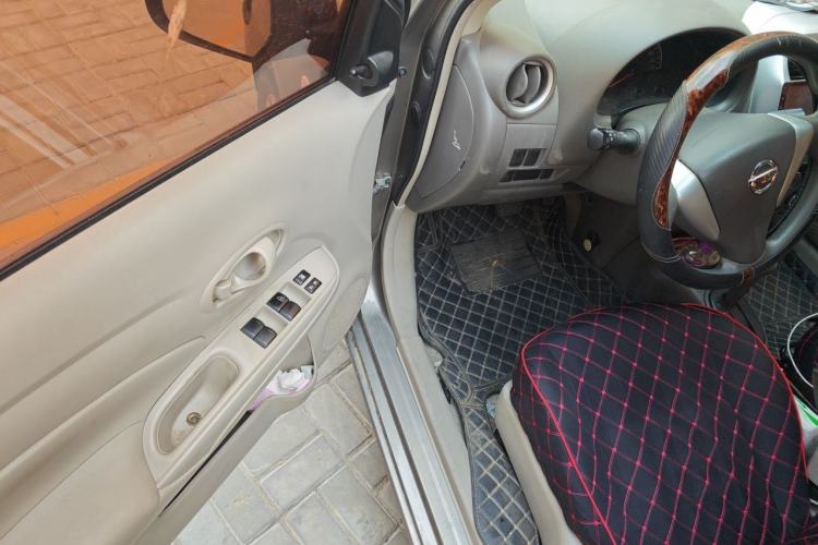 Used Nissan Sunny 2014 1.5XE CVT Comfort Edition Driver Seat