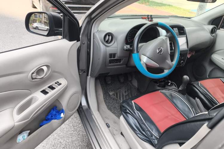 Used Nissan Sunny 2014 1.5XE Manual Comfort Edition Driver Seat