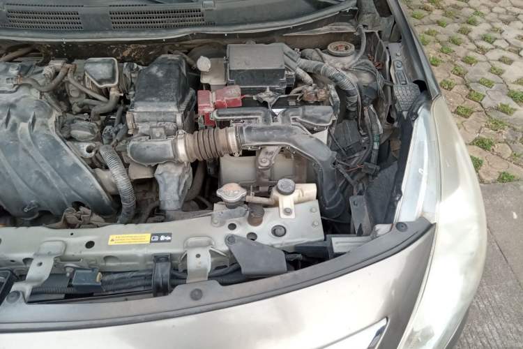 Used Nissan Sunny 2014 1.5XE Manual Comfort Edition Engine Bay Left