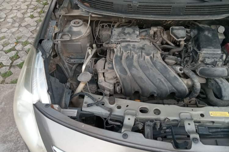 Used Nissan Sunny 2014 1.5XE Manual Comfort Edition Engine Bay Right