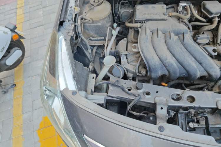 Used Nissan Sunny 2014 1.5XE CVT Comfort Edition Engine Bay Right