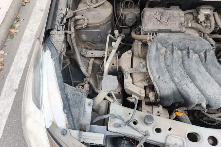 Used Nissan Sunny 2014 1.5XE Manual Comfort Edition Engine Bay Right