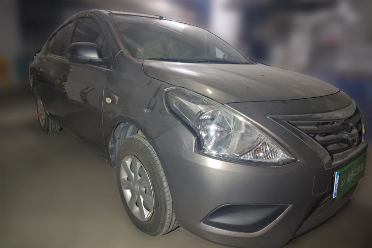 Used Nissan Sunny 2014 1.5XE Manual Elite Edition Front Right 45 Deg