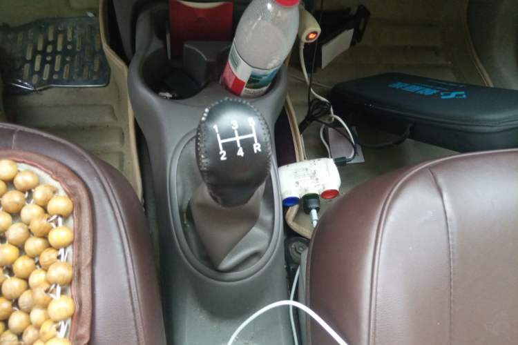 Used Nissan Sunny 2014 1.5XE Manual Comfort Edition Gear Lever