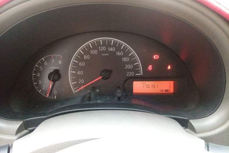 Used Nissan Sunny 2014 1.5XE Manual Comfort Edition Instrument Cluster