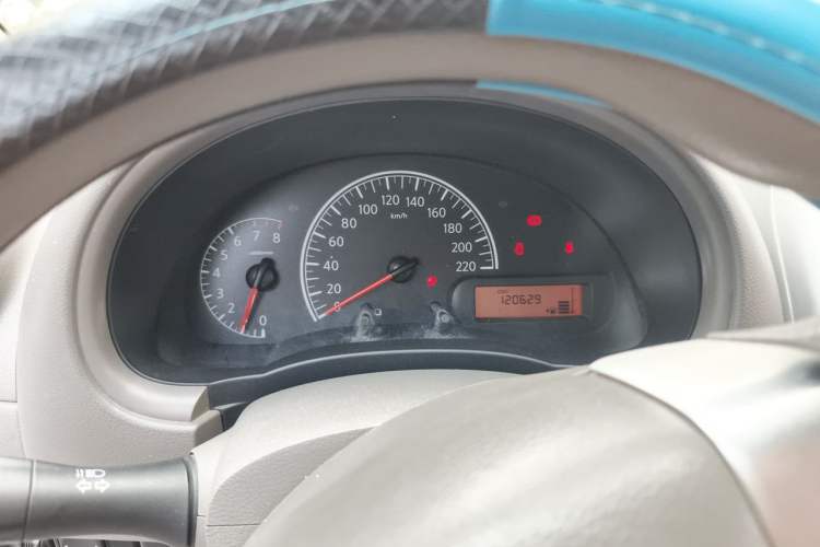 Used Nissan Sunny 2014 1.5XE Manual Comfort Edition Instrument Cluster