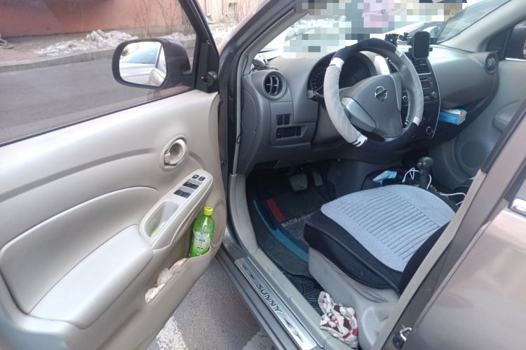 Used Nissan Sunny 2014 1.5XE CVT Comfort Edition Interior 3