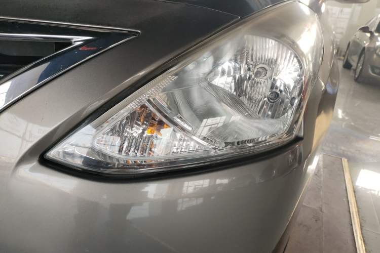Used Nissan Sunny 2014 1.5XE CVT Comfort Edition Left Front Headlight