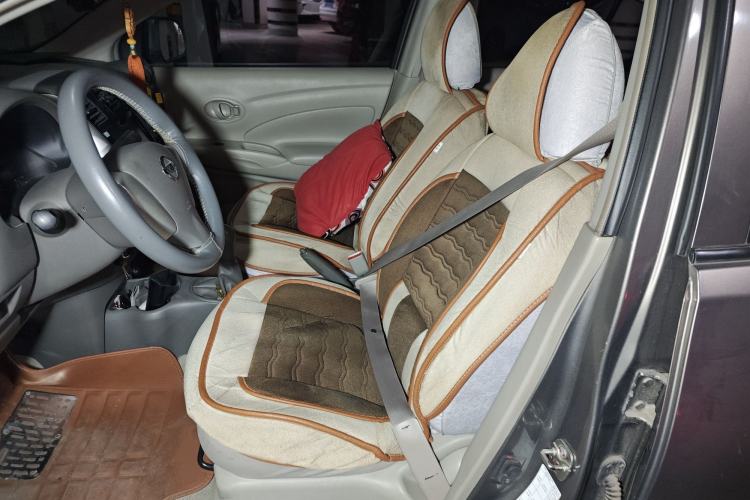 Used Nissan Sunny 2014 1.5XE Manual Elite Edition Left Front Seat