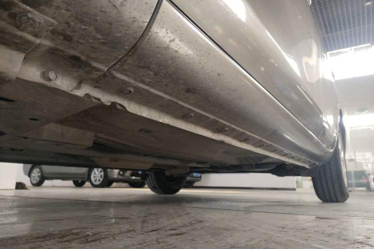 Used Nissan Sunny 2014 1.5XE CVT Comfort Edition Left Side Sill