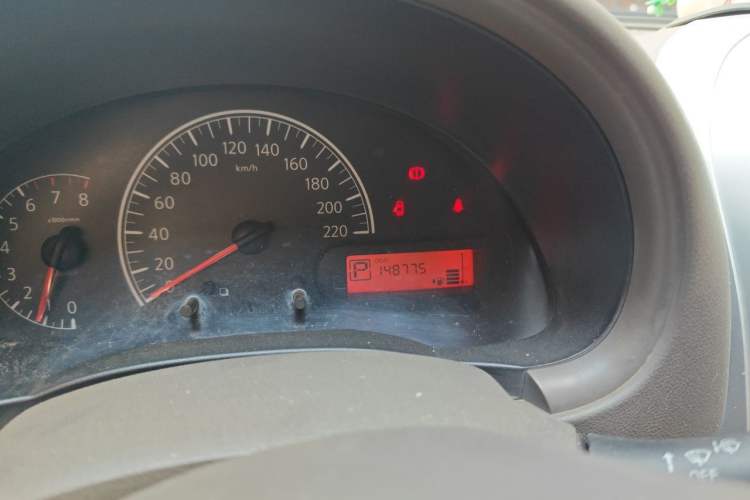 Used Nissan Sunny 2014 1.5XE CVT Comfort Edition Odometer Close Up