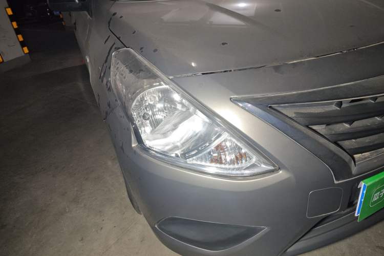 Used Nissan Sunny 2014 1.5XE Manual Elite Edition Right Front Headlight
