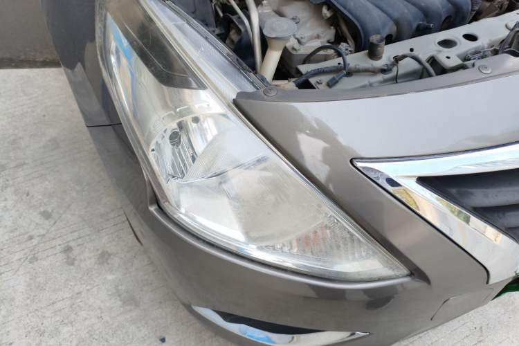 Used Nissan Sunny 2014 1.5XE Manual Elite Edition Right Front Headlight