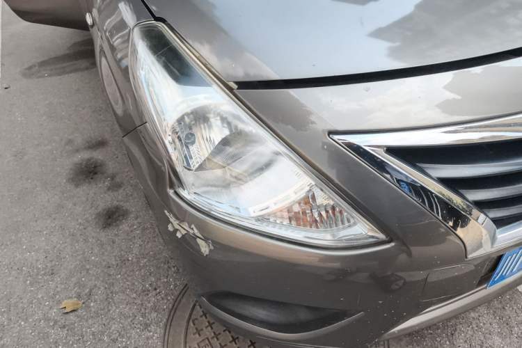 Used Nissan Sunny 2014 1.5XE Manual Comfort Edition Right Front Headlight