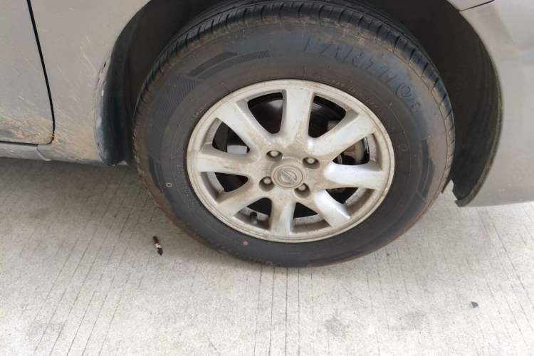 Used Nissan Sunny 2014 1.5XE Manual Elite Edition Right Front Wheel Hub