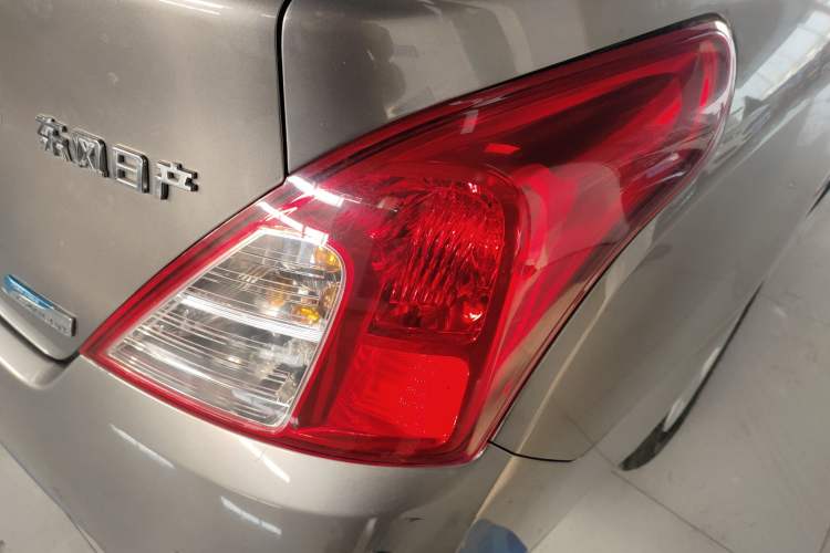 Used Nissan Sunny 2014 1.5XE CVT Comfort Edition Right Rear Taillight