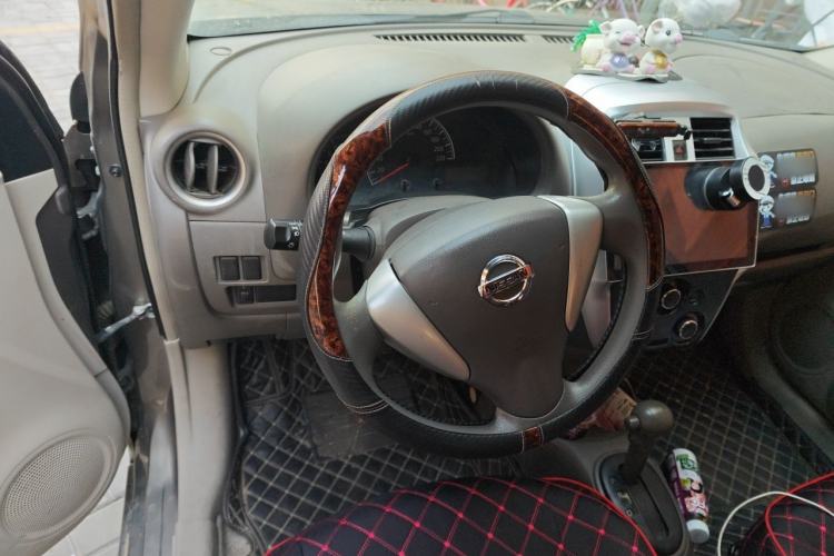 Used Nissan Sunny 2014 1.5XE CVT Comfort Edition Steering Wheel