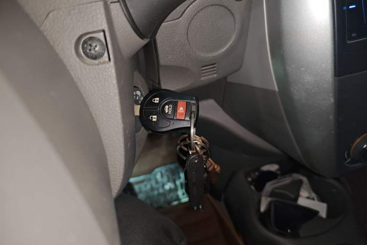 Used Nissan Sunny 2014 1.5XE Manual Elite Edition Vehicle Key