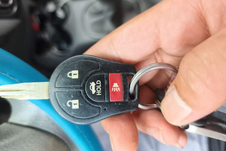 Used Nissan Sunny 2014 1.5XE Manual Comfort Edition Vehicle Key